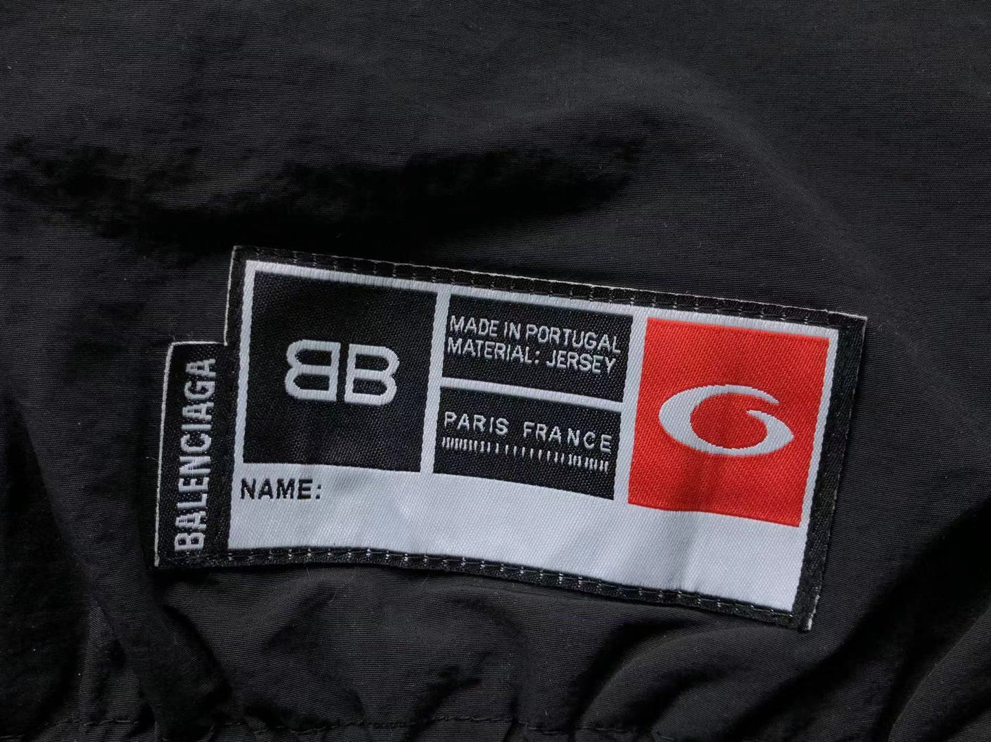 Campera Balenciaga Basketball Negra