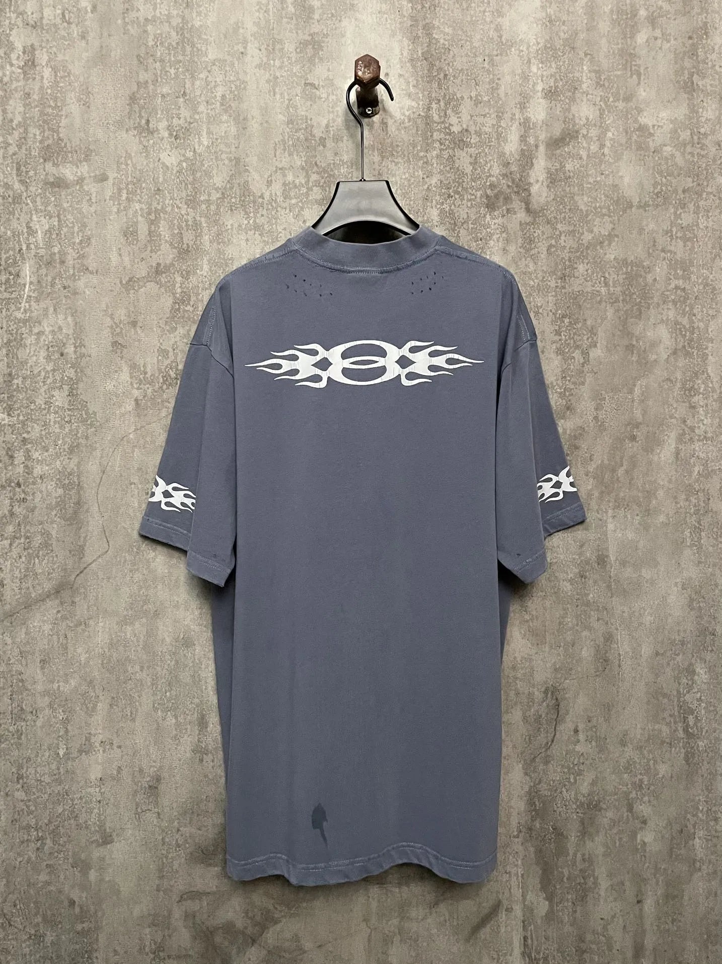 balenciaga-burning-unity-t-shirt-blue-2-Drip Store Argentina