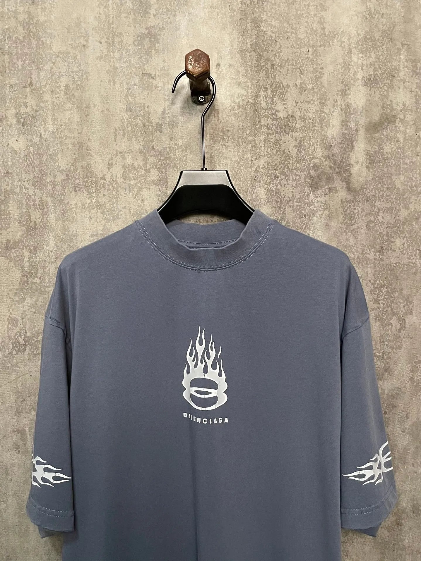 balenciaga-burning-unity-t-shirt-blue-3-Drip Store Argentina