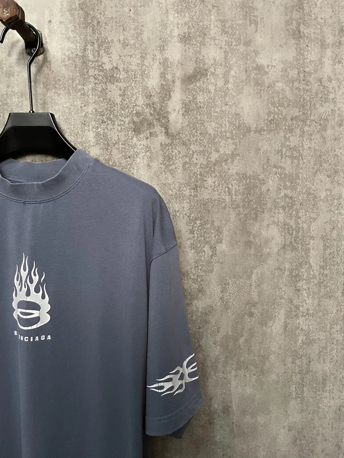 balenciaga-burning-unity-t-shirt-blue-7-Drip Store Argentina
