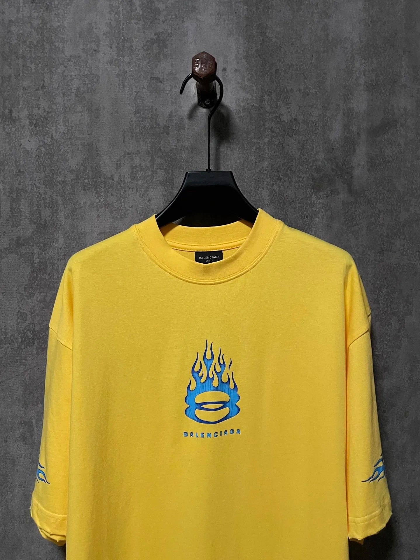 balenciaga-burning-unity-t-shirt-yellow-4-Drip Store Argentina