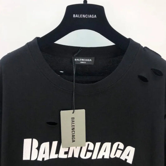 balenciaga-caps-destroyed-flatground-t-shirt-black-2-Drip Store Argentina