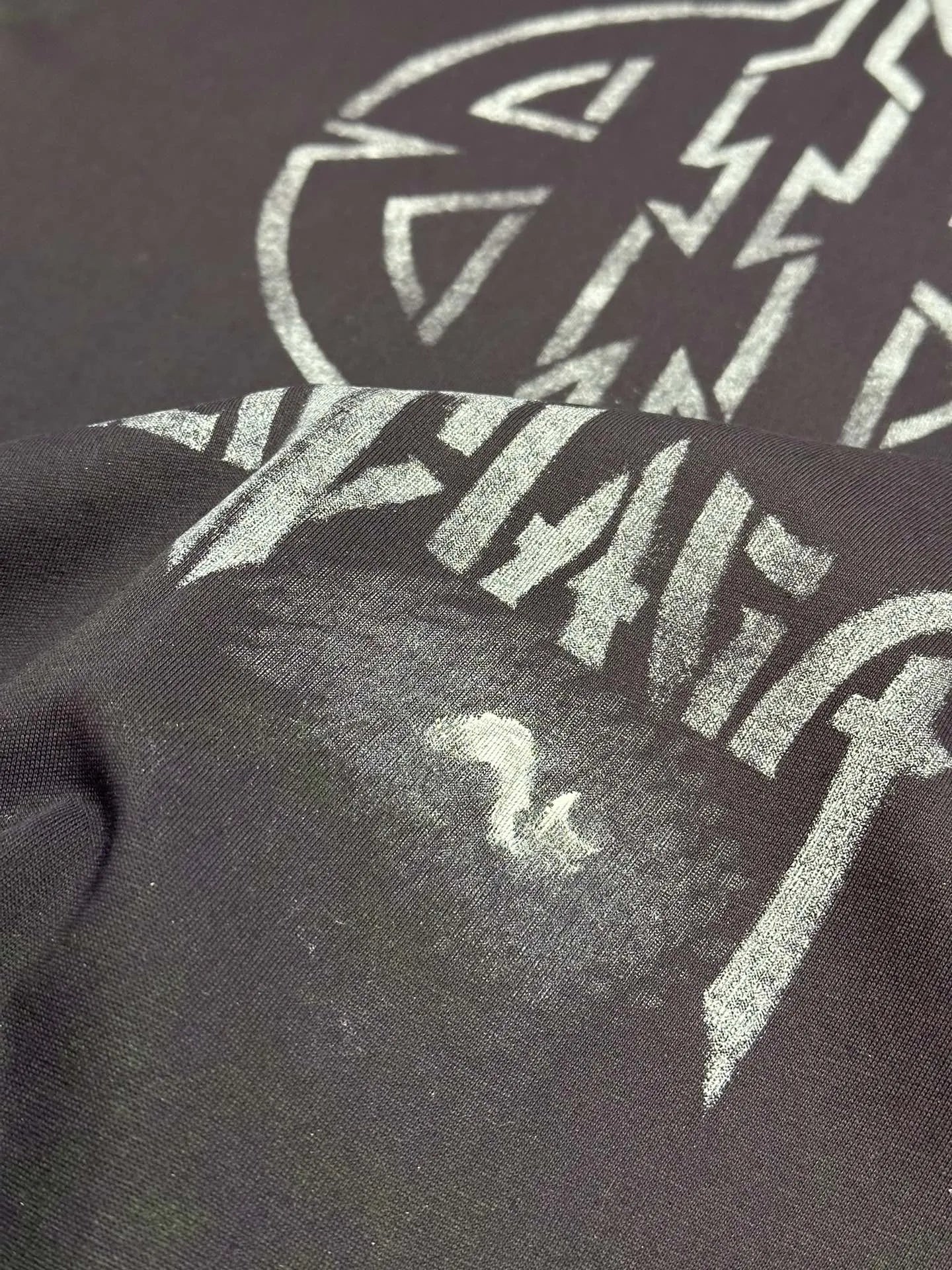 balenciaga-metal-bb-stencil-t-shirt-black-3-Drip Store Argentina