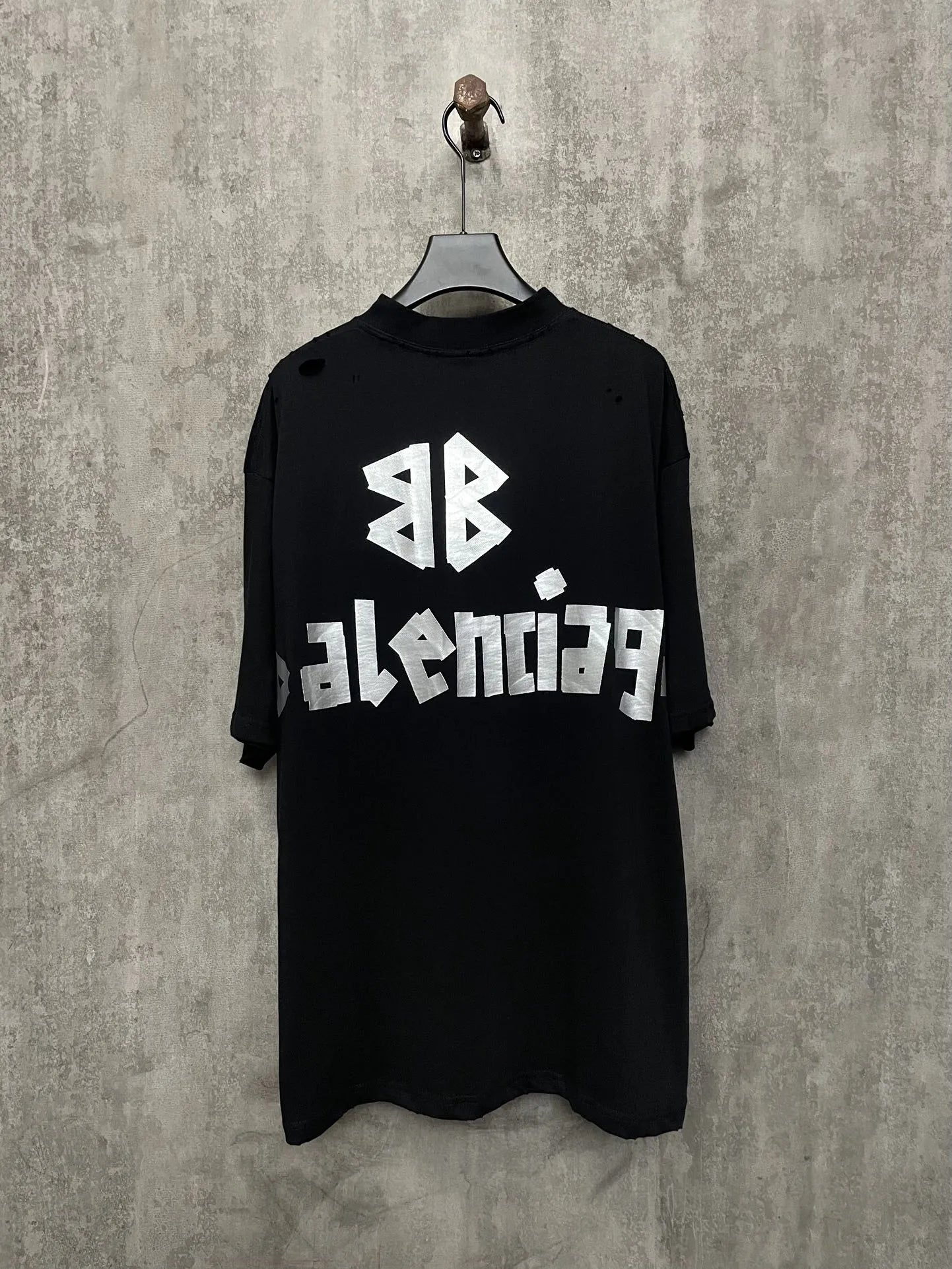 balenciaga-new-tape-type-t-shirt-black-2-Drip Store Argentina