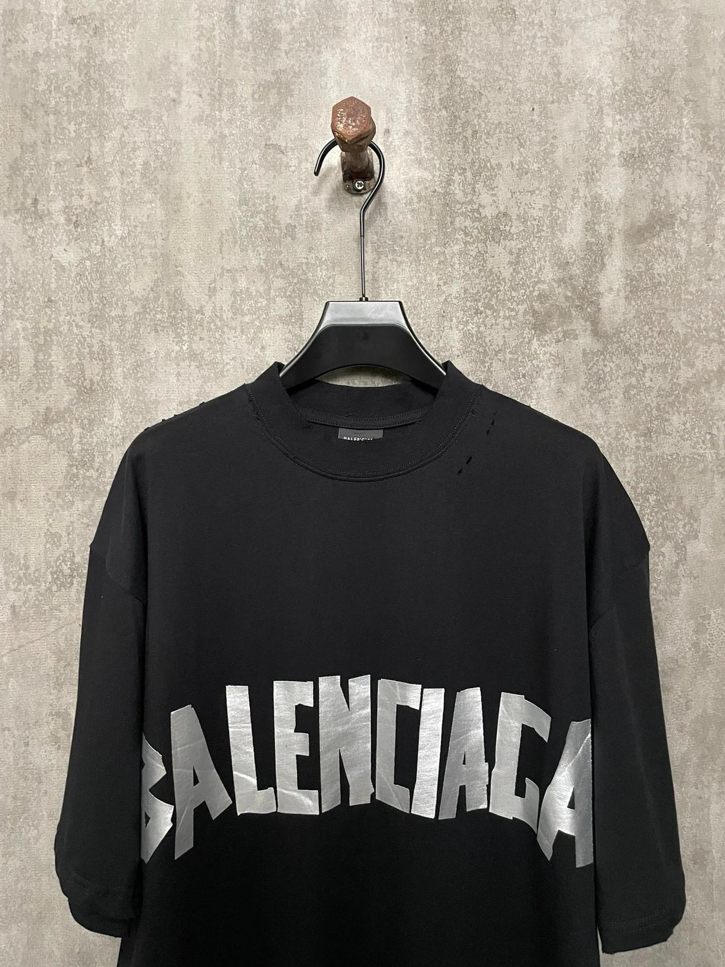balenciaga-new-tape-type-t-shirt-black-3-Drip Store Argentina
