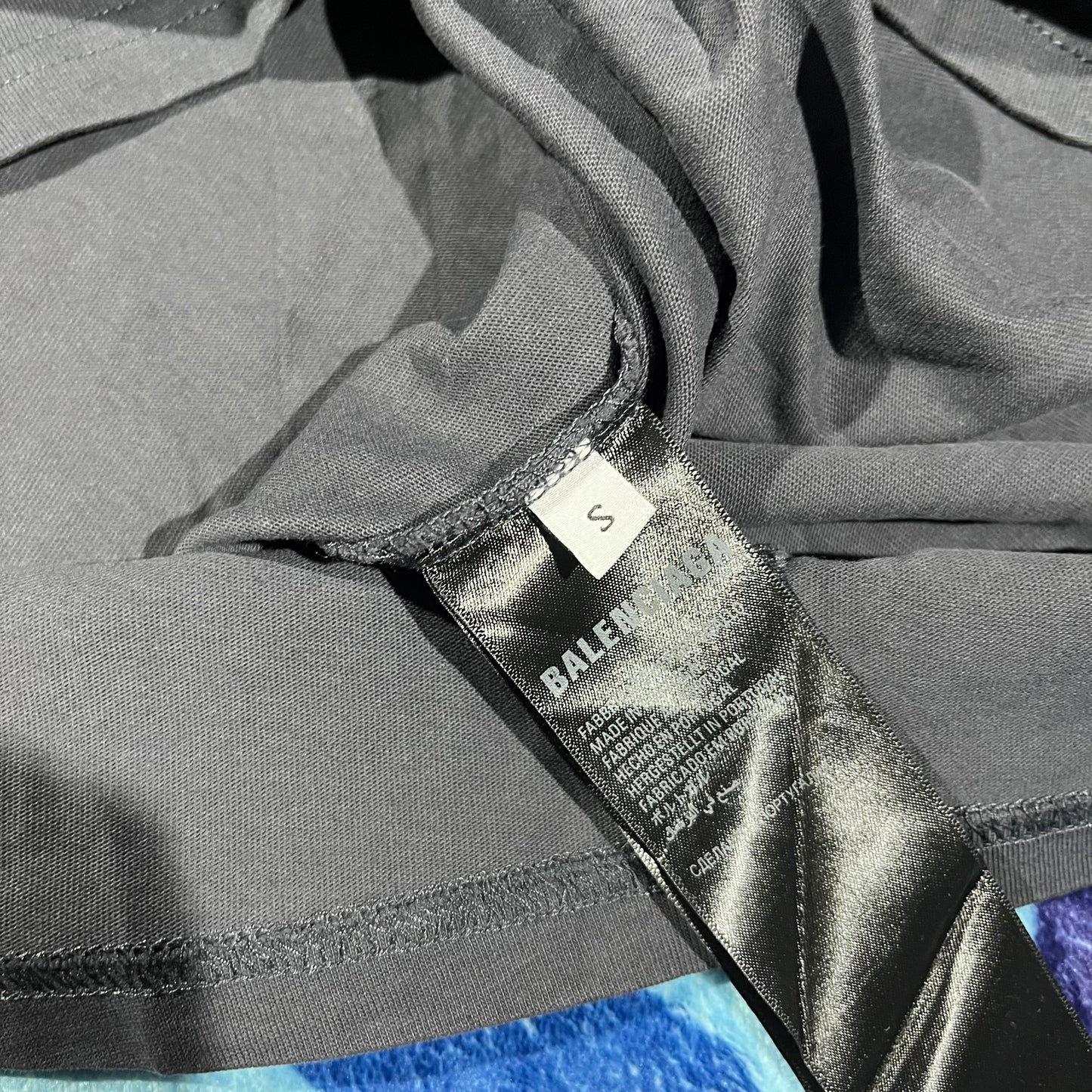 Remera Balenciaga Red Tape Negra