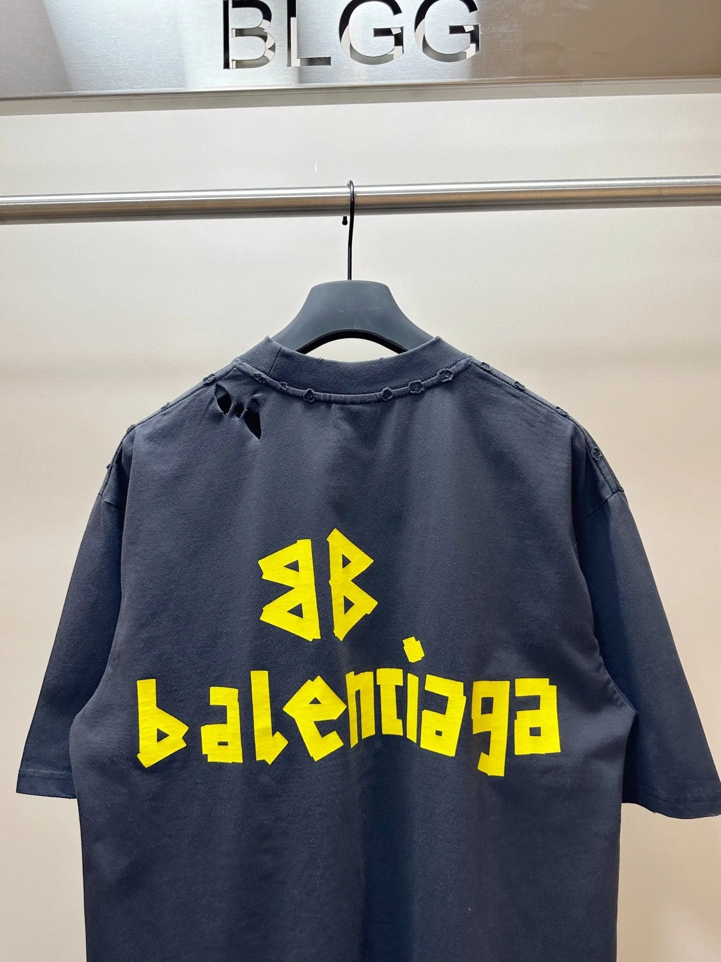 balenciaga-tape-type-t-shirt-black-3-Drip Store Argentina