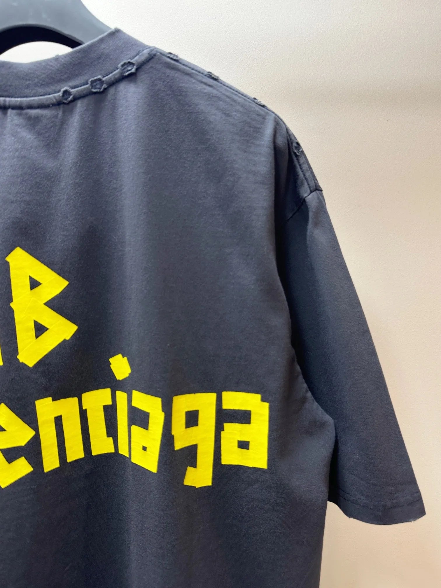 balenciaga-tape-type-t-shirt-black-8-Drip Store Argentina