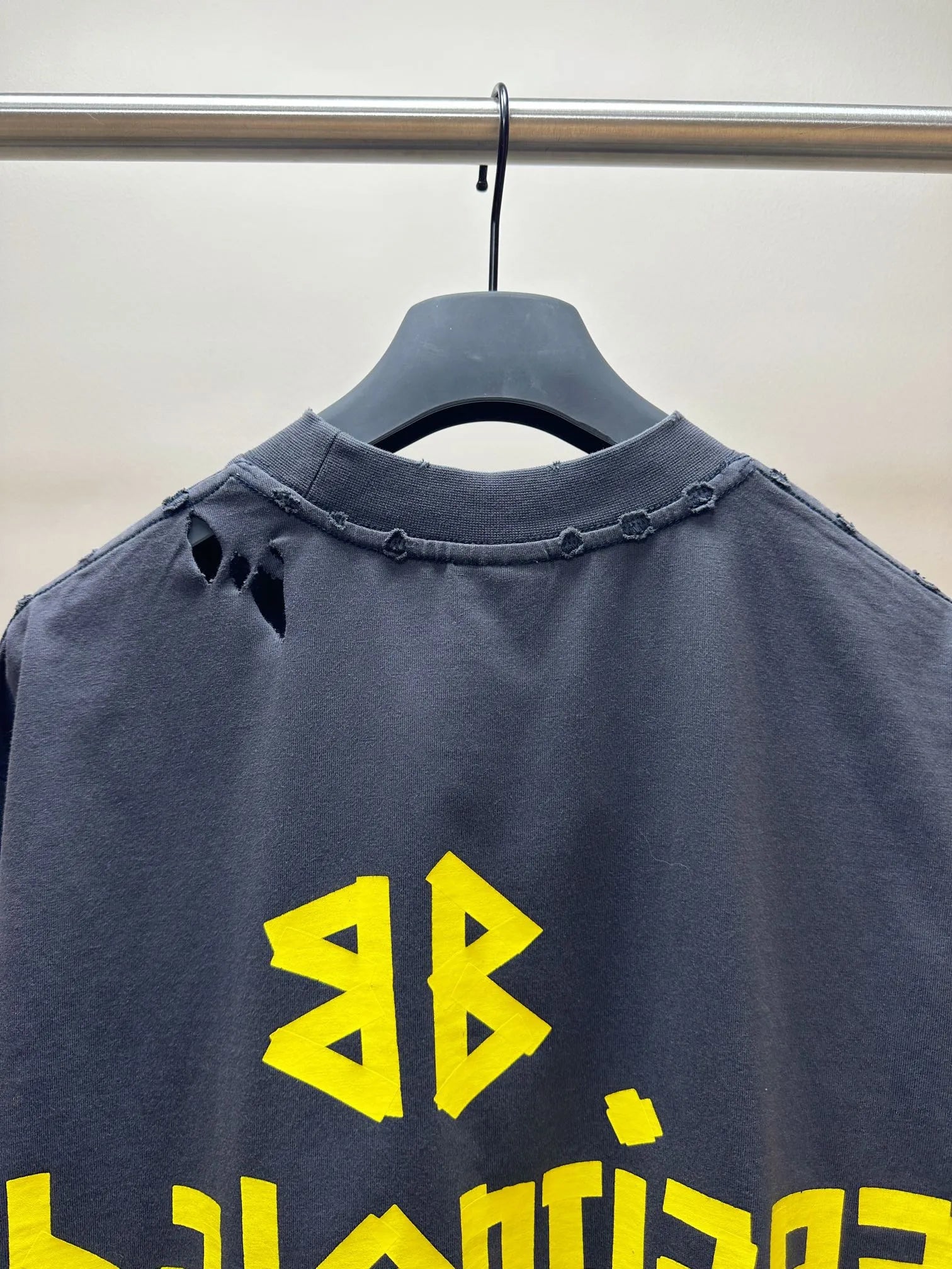 balenciaga-tape-type-t-shirt-black-9-Drip Store Argentina