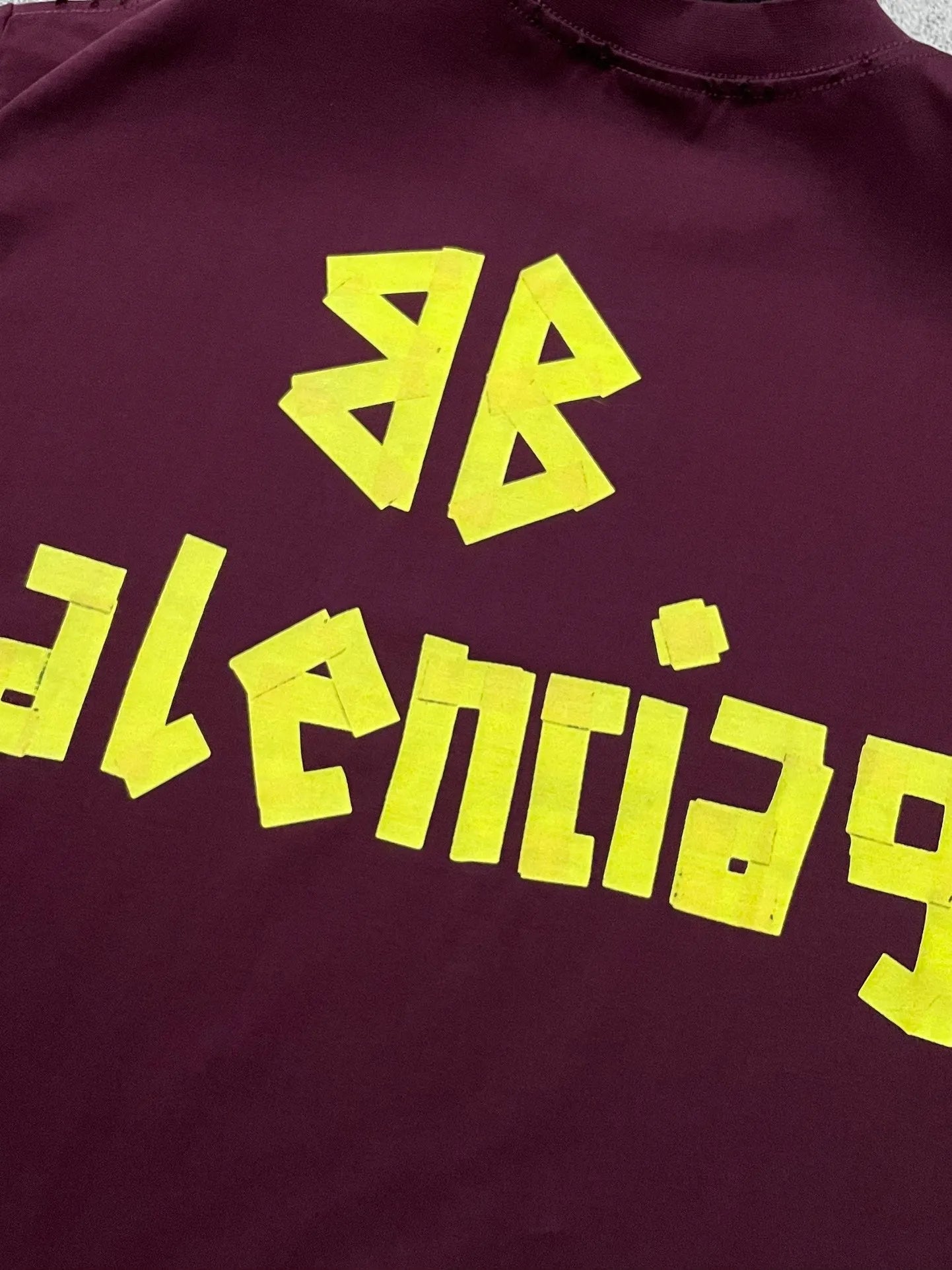 balenciaga-tape-type-t-shirt-dark-red-6-Drip Store Argentina