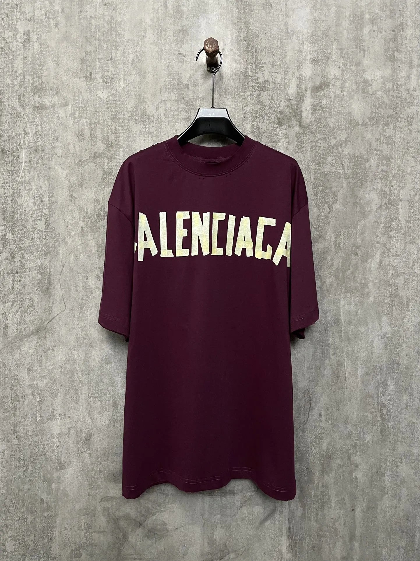 balenciaga-tape-type-t-shirt-dark-red-Drip Store Argentina