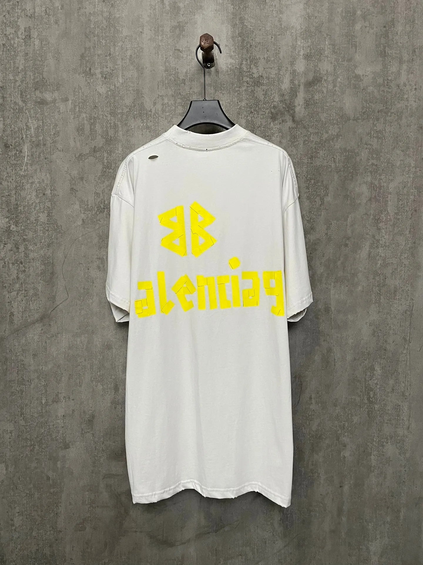 balenciaga-tape-type-t-shirt-white-2-Drip Store Argentina