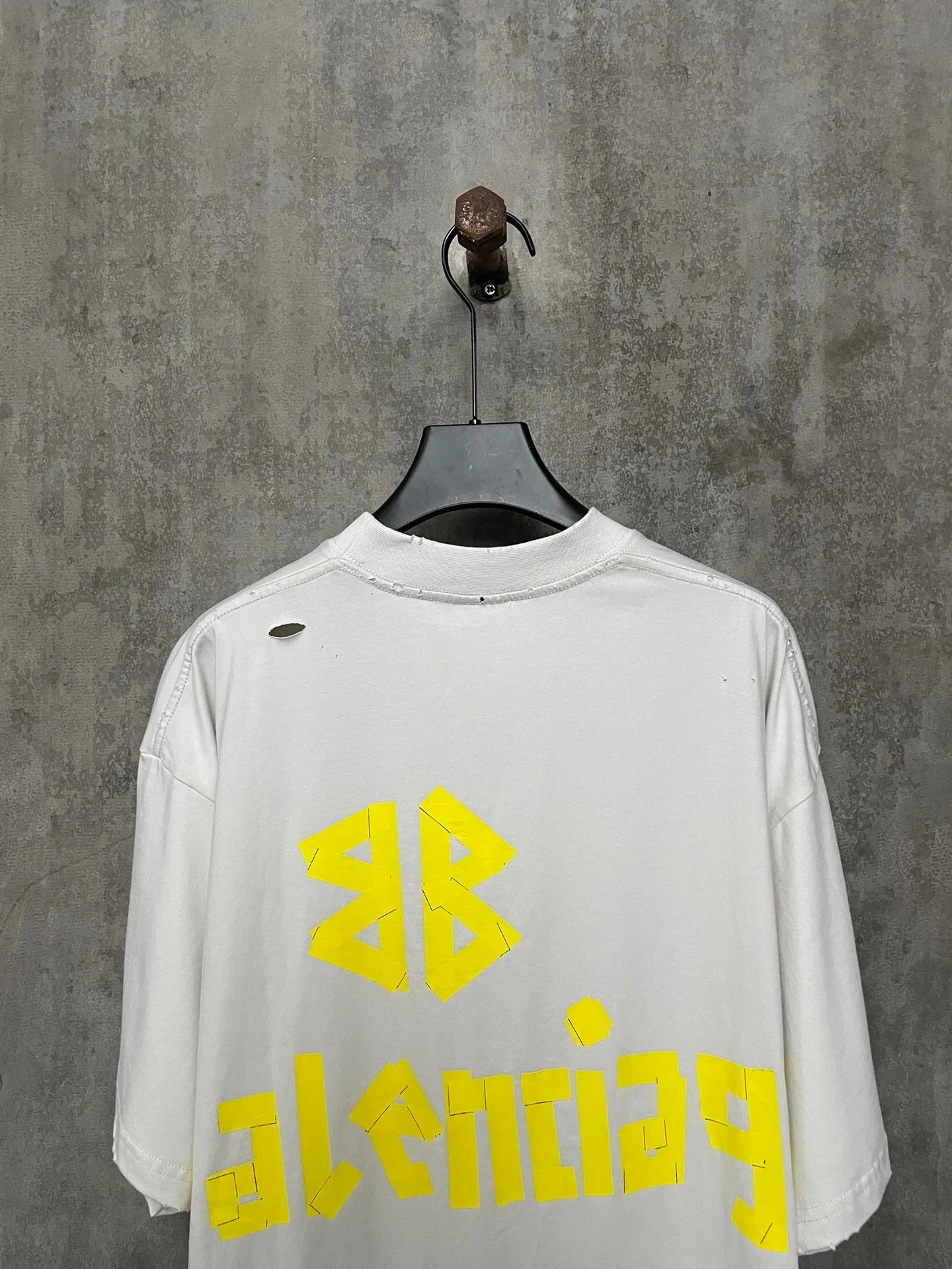 balenciaga-tape-type-t-shirt-white-4-Drip Store Argentina