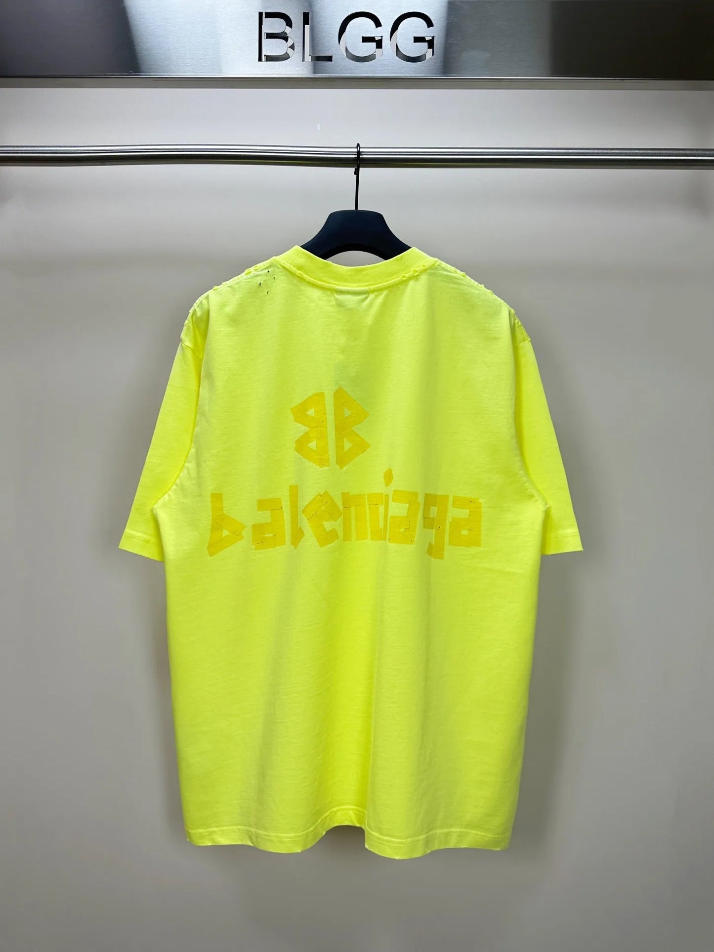 balenciaga-tape-type-t-shirt-yellow-fluo-2-Drip Store Argentina