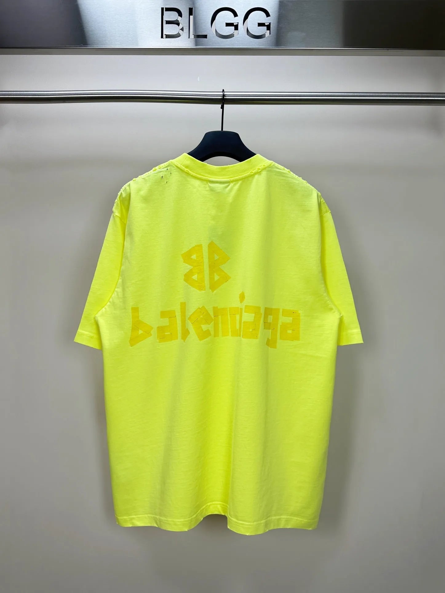 balenciaga-tape-type-t-shirt-yellow-fluo-2-Drip Store Argentina