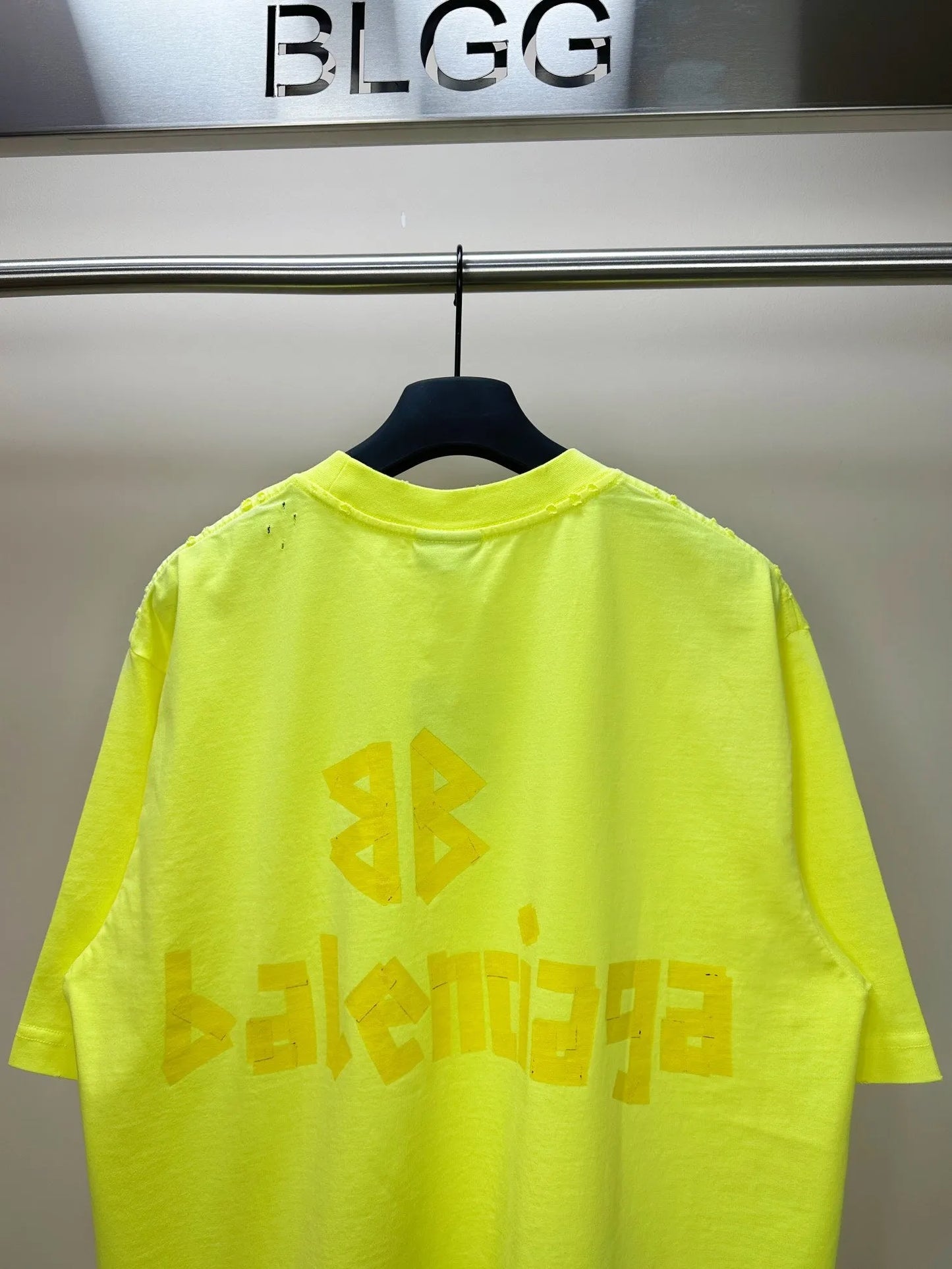 balenciaga-tape-type-t-shirt-yellow-fluo-3-Drip Store Argentina