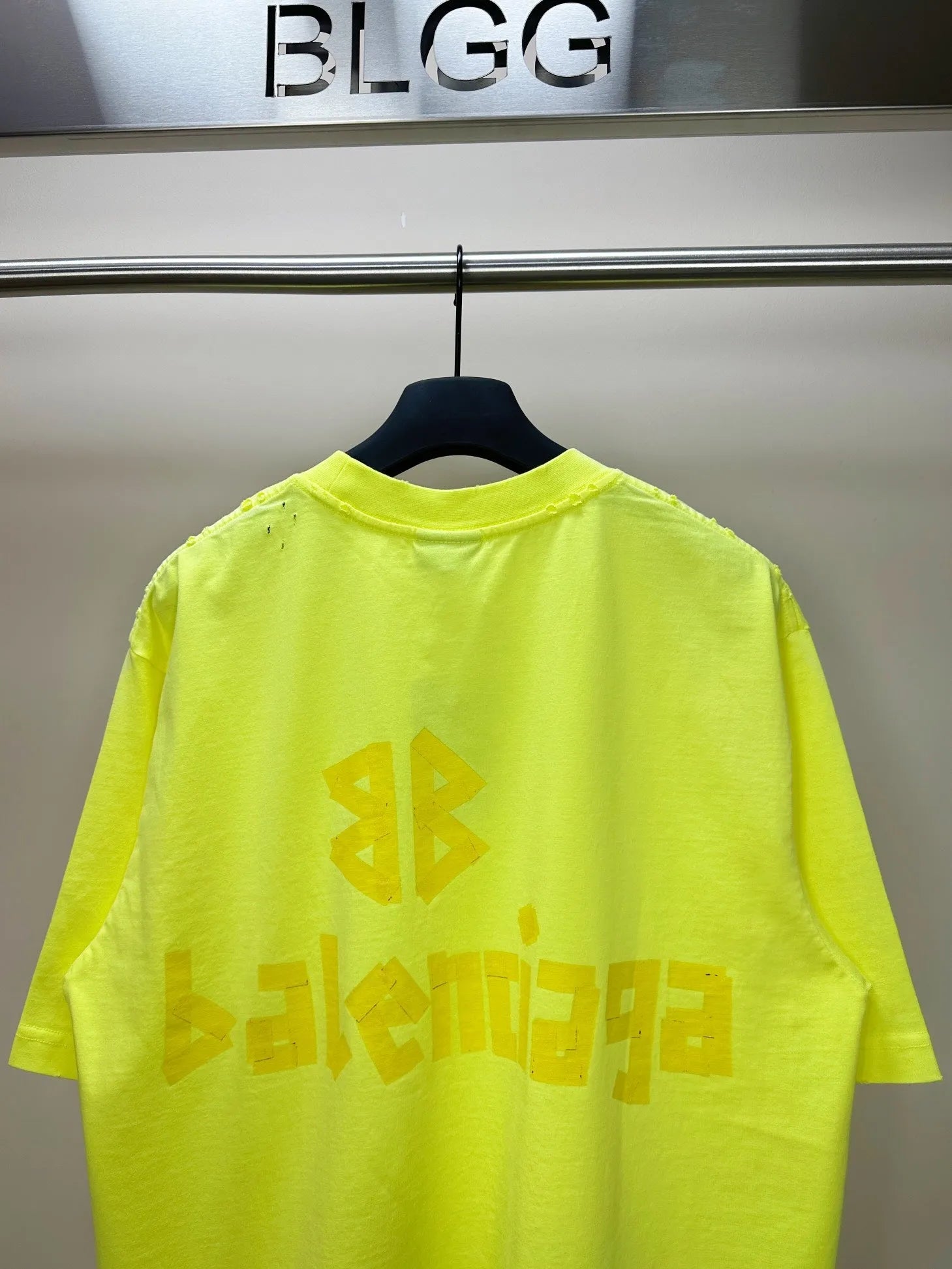 balenciaga-tape-type-t-shirt-yellow-fluo-3-Drip Store Argentina