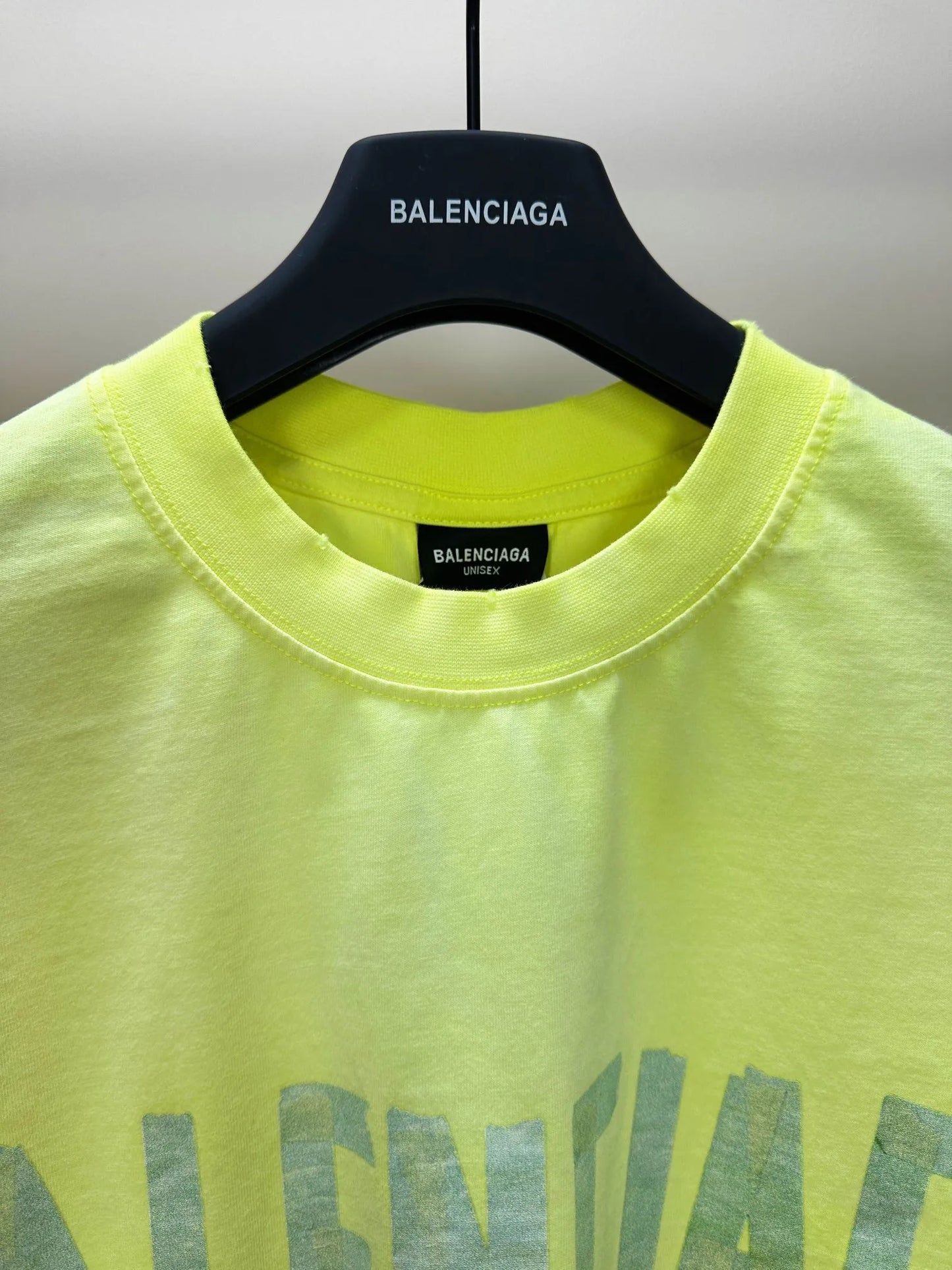 balenciaga-tape-type-t-shirt-yellow-fluo-4-Drip Store Argentina