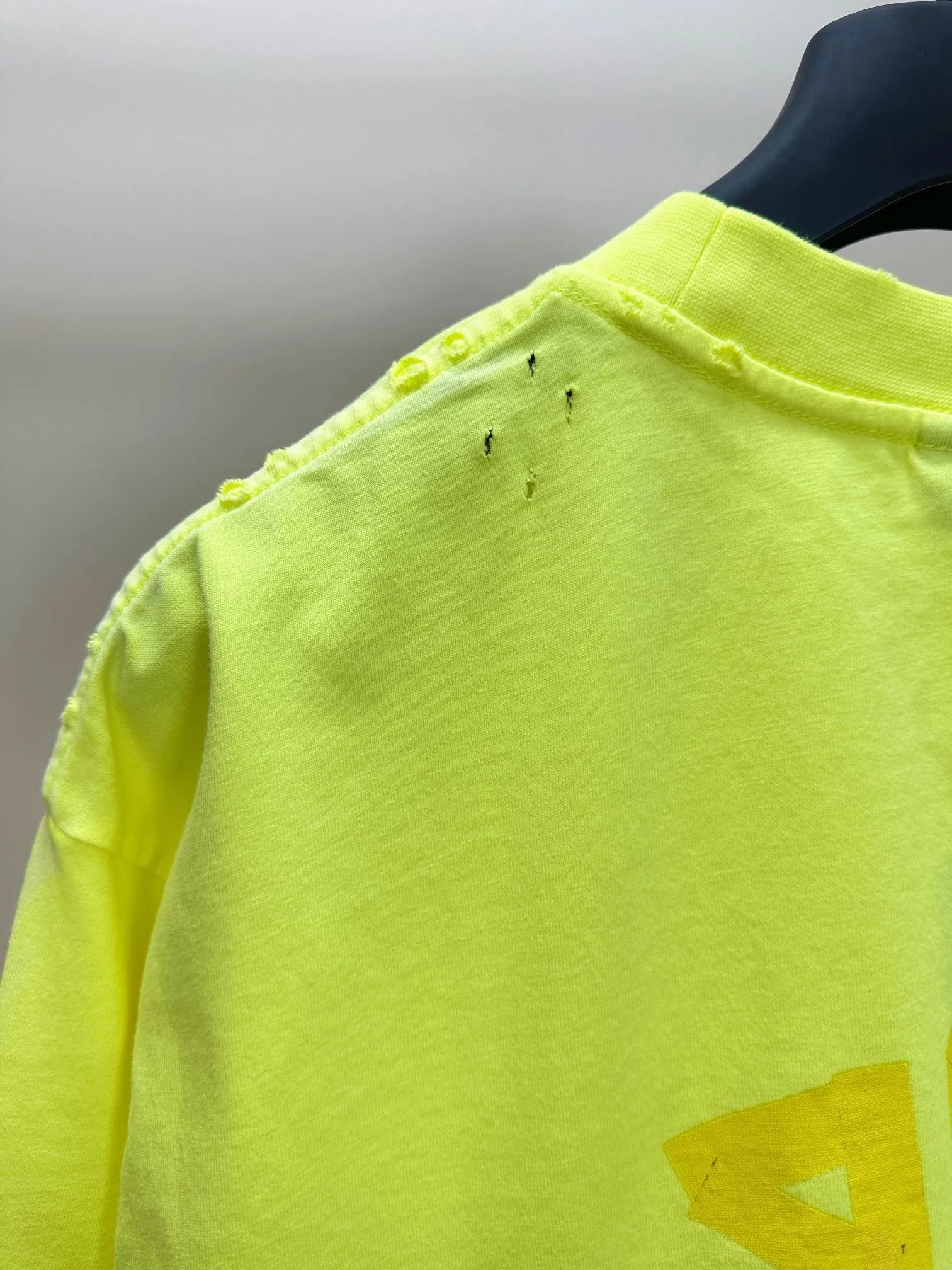 balenciaga-tape-type-t-shirt-yellow-fluo-9-Drip Store Argentina