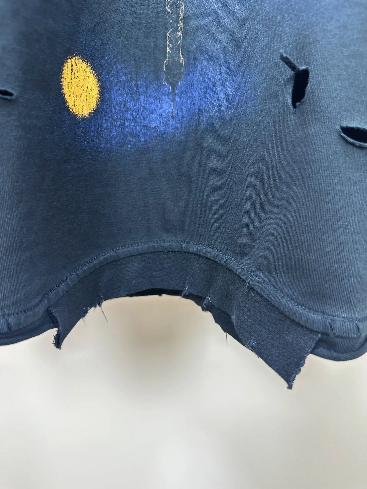 balenciaga-upside-down-paris-moon-tee-black-9-Drip Store Argentina