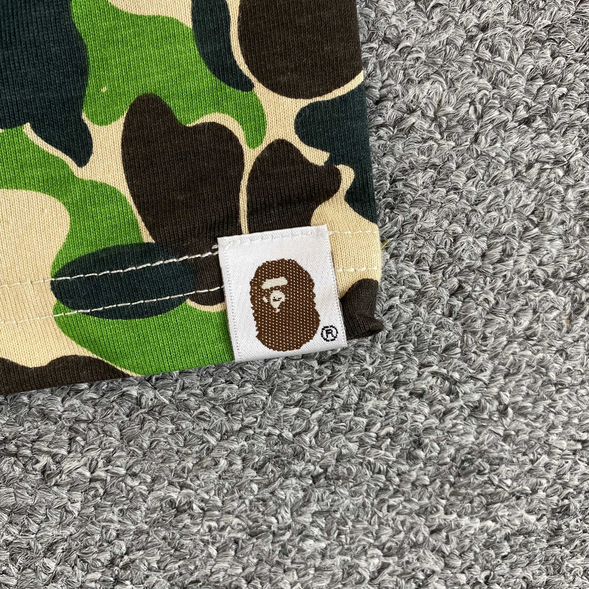 bape-1st-camo-one-point-tee-green-3-Drip Store Argentina