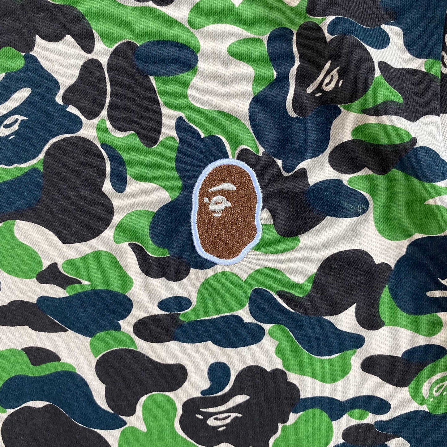 bape-1st-camo-one-point-tee-green-4-Drip Store Argentina