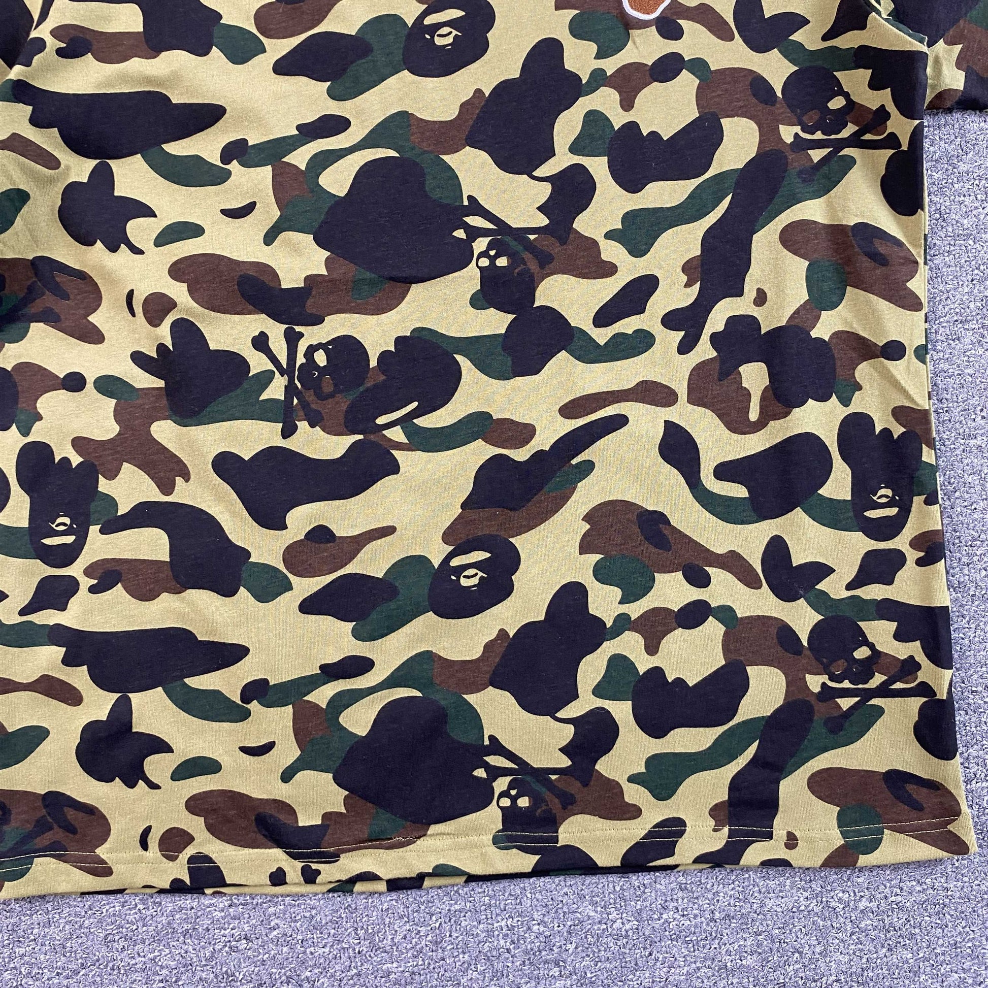 bape-1st-camo-one-point-tee-yellow-3-Drip Store Argentina