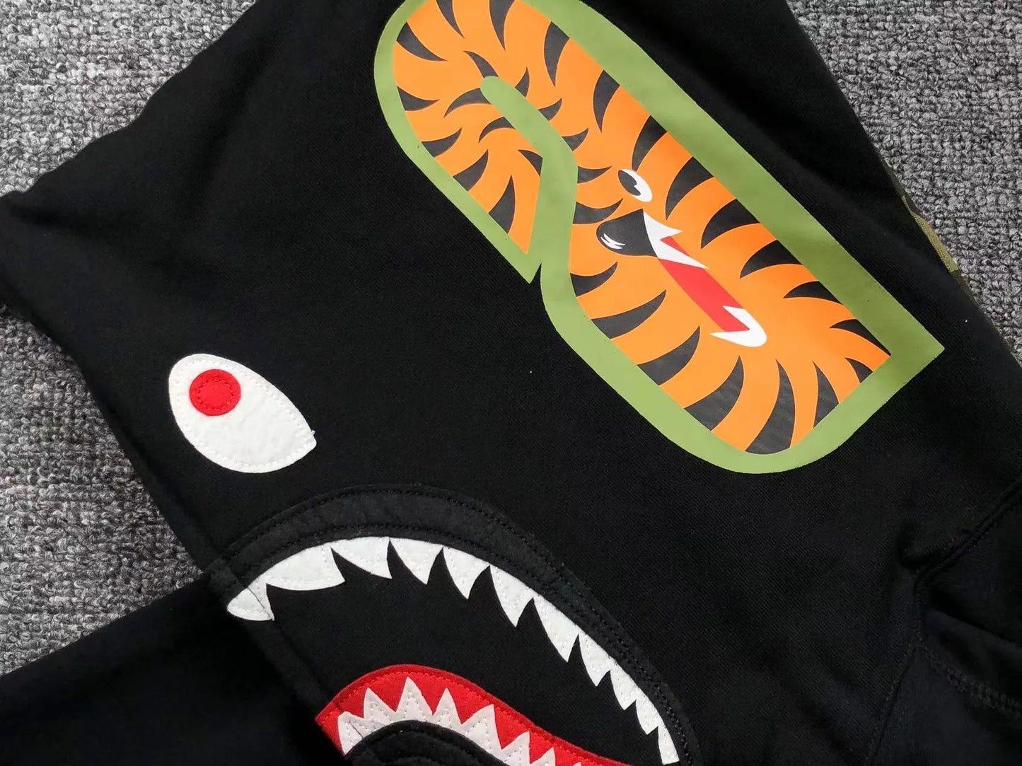 bape-1st-camo-shark-full-zip-hoodie-black-8-Drip Store Argentina