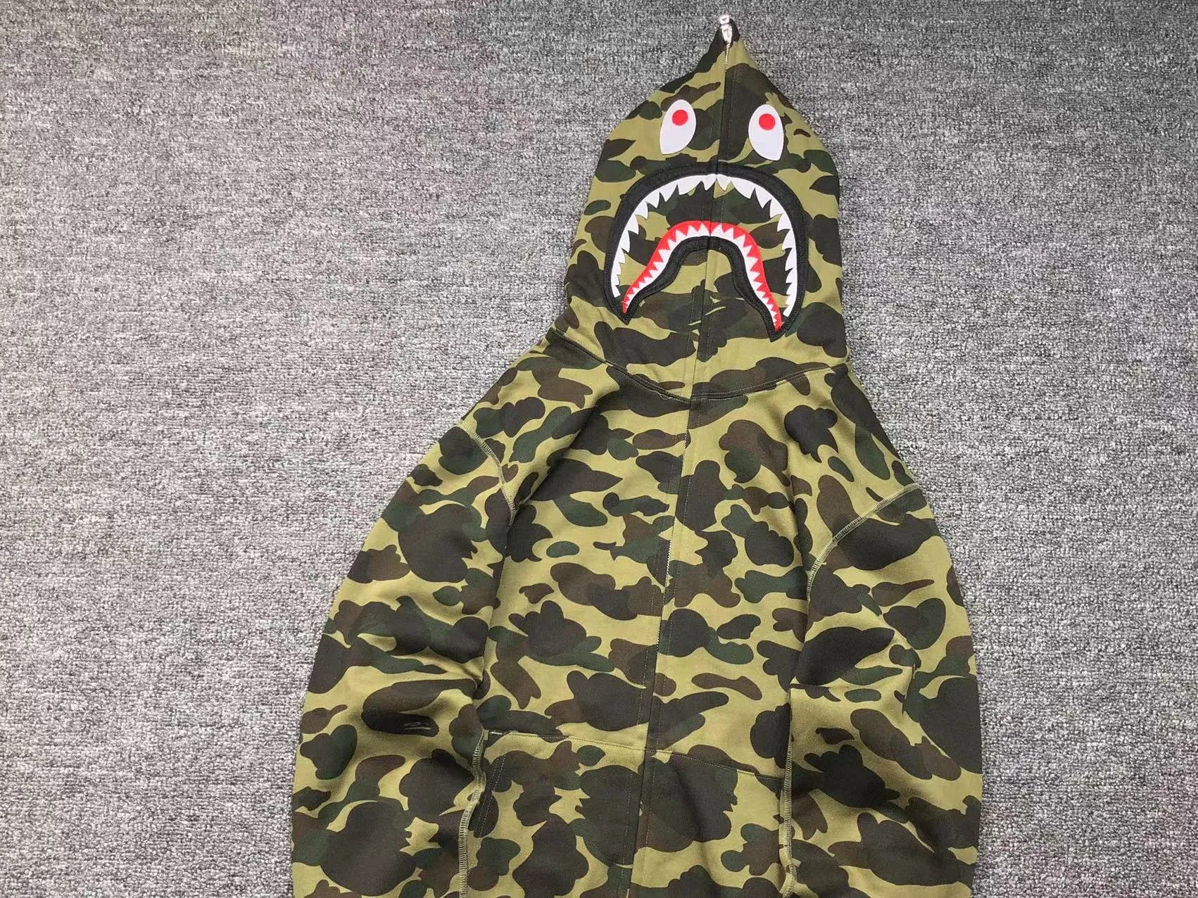 bape-1st-camo-shark-full-zip-hoodie-green-3-Drip Store Argentina