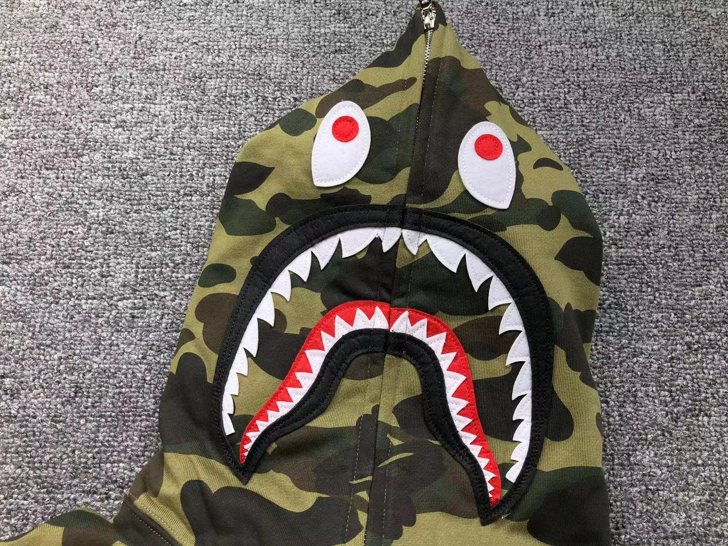 bape-1st-camo-shark-full-zip-hoodie-green-6-Drip Store Argentina