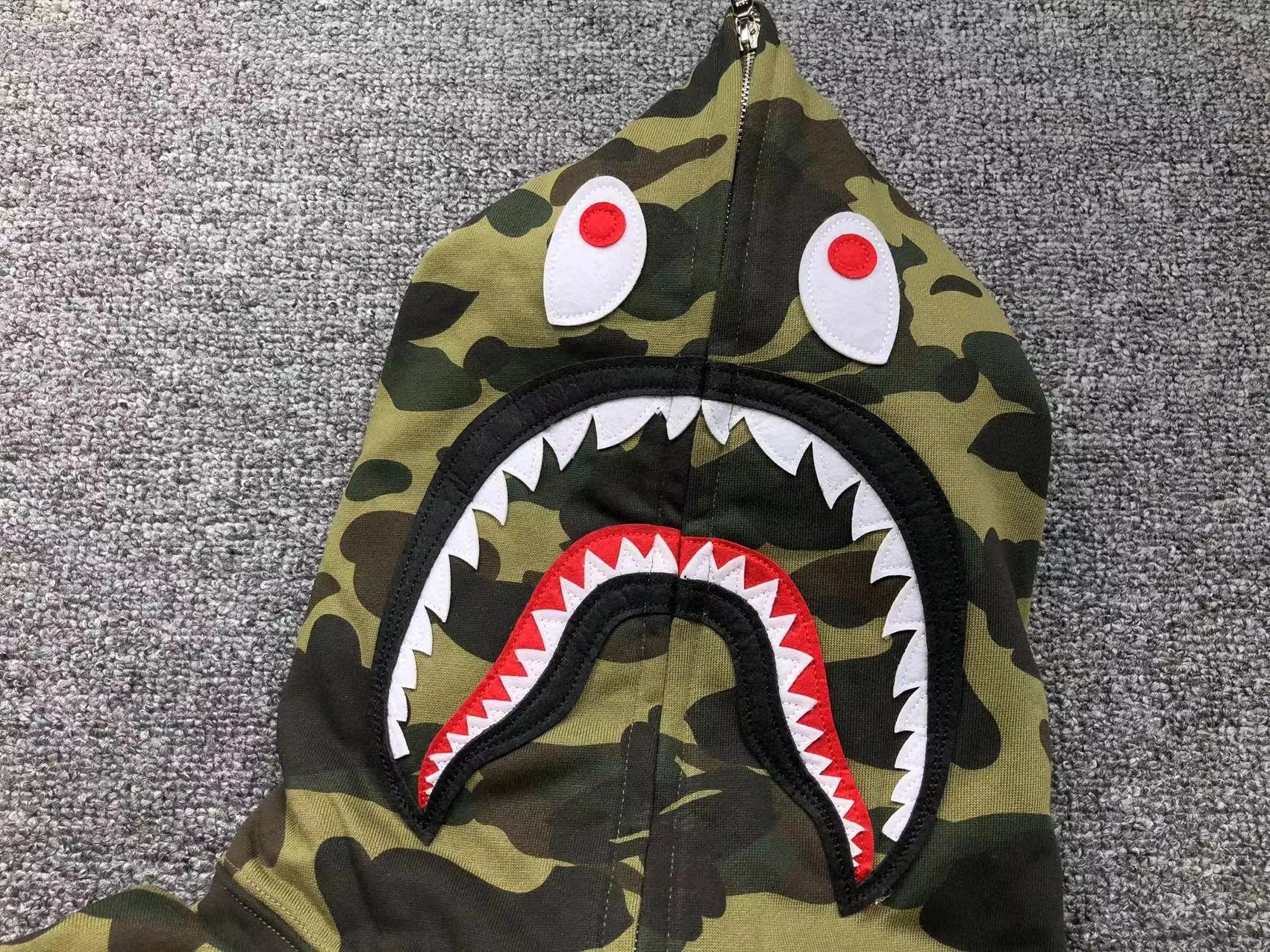bape-1st-camo-shark-full-zip-hoodie-green-6-Drip Store Argentina