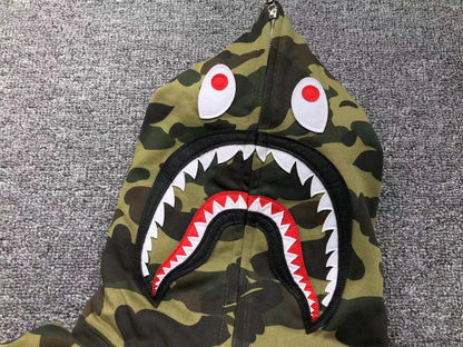 bape-1st-camo-shark-full-zip-hoodie-green-6-Drip Store Argentina