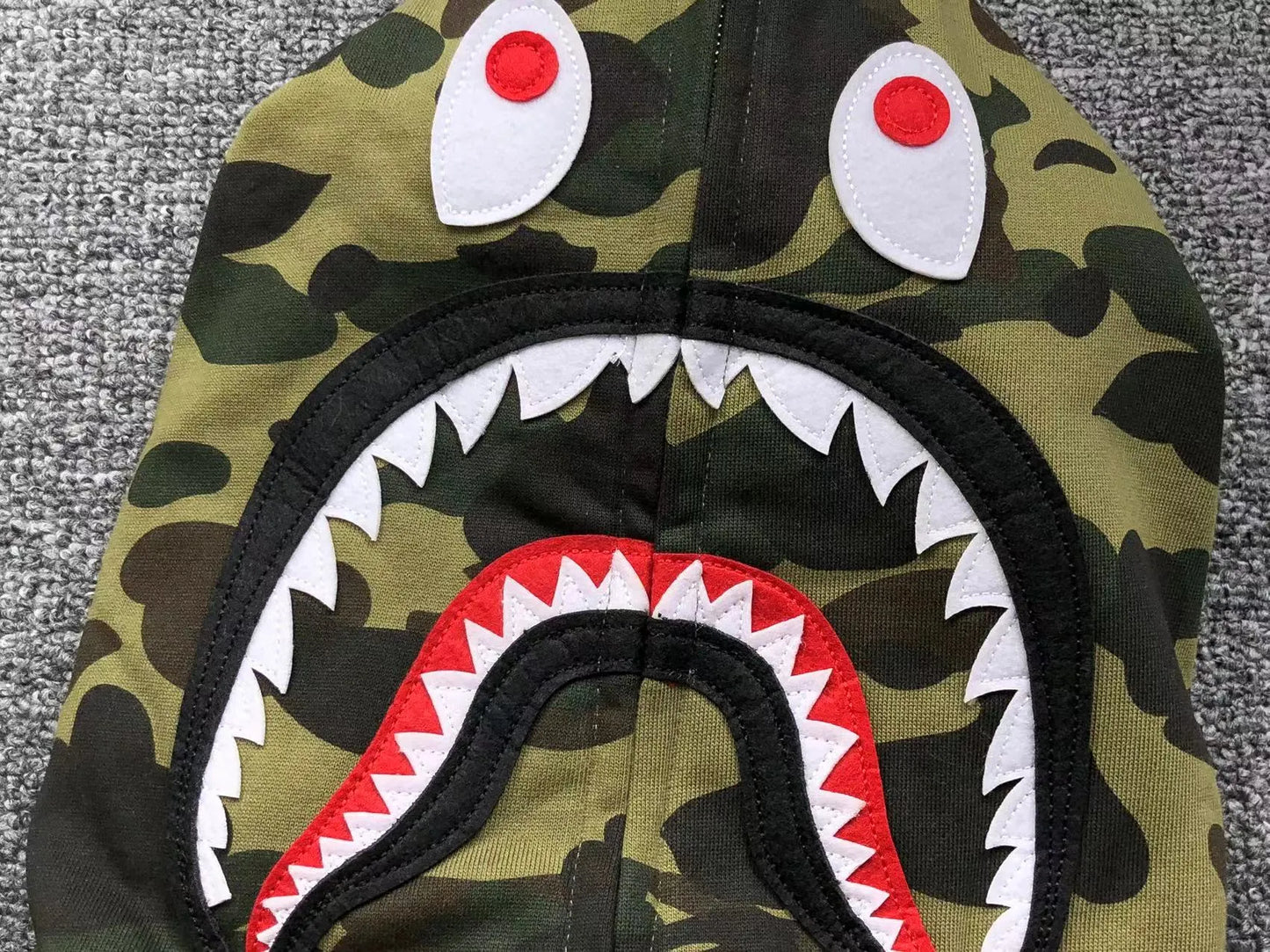 bape-1st-camo-shark-full-zip-hoodie-green-7-Drip Store Argentina