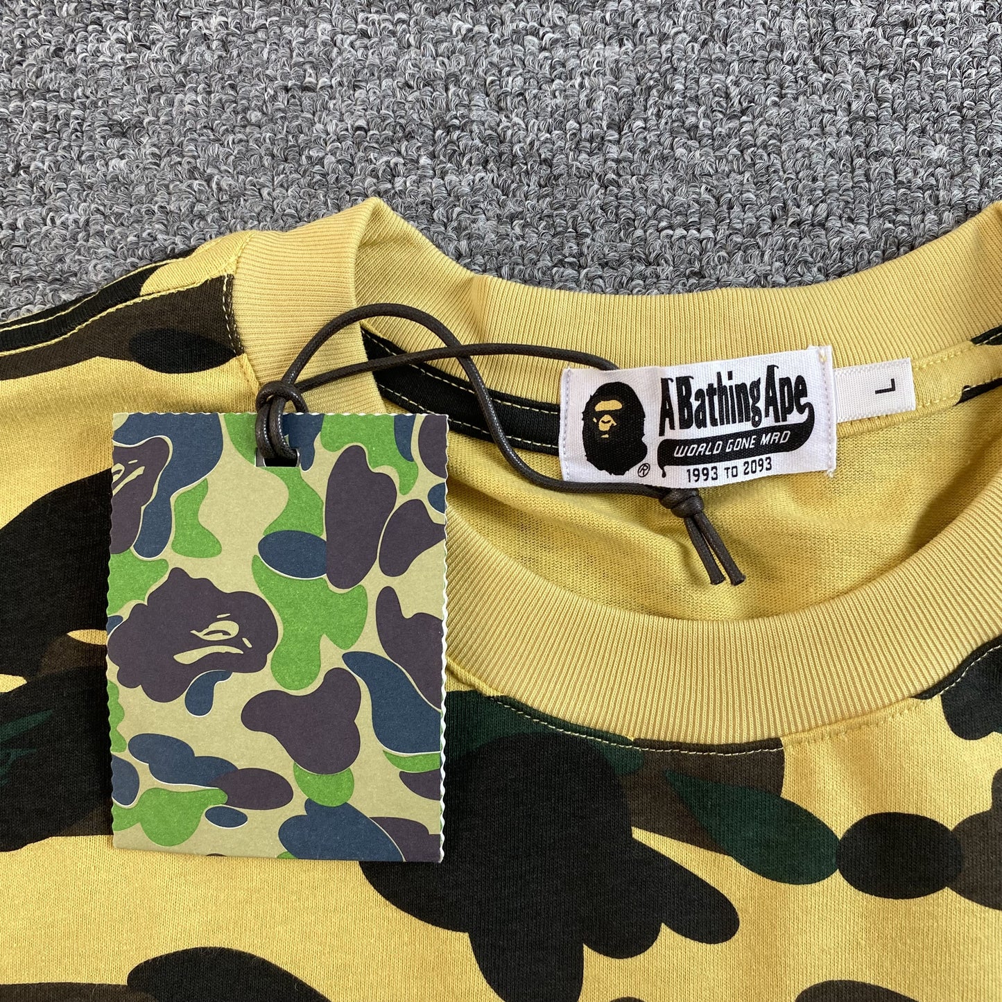 bape-1st-camo-tee-yellow-4-Drip Store Argentina