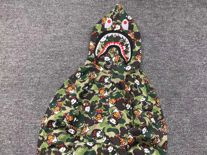 bape-abc-camo-hello-kitty-shark-full-zip-hoodie-green-10-Drip Store Argentina