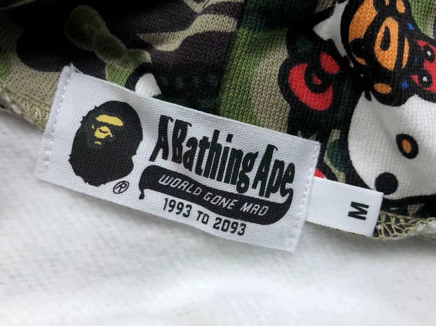 bape-abc-camo-hello-kitty-shark-full-zip-hoodie-green-16-Drip Store Argentina