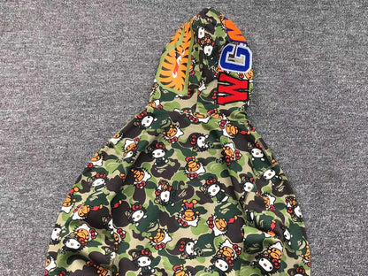 bape-abc-camo-hello-kitty-shark-full-zip-hoodie-green-6-Drip Store Argentina