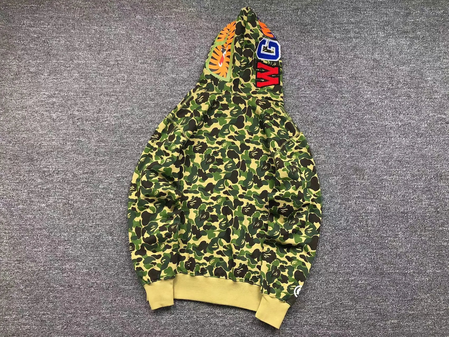 bape-abc-camo-shark-full-zip-hoodie-green-2-Drip Store Argentina
