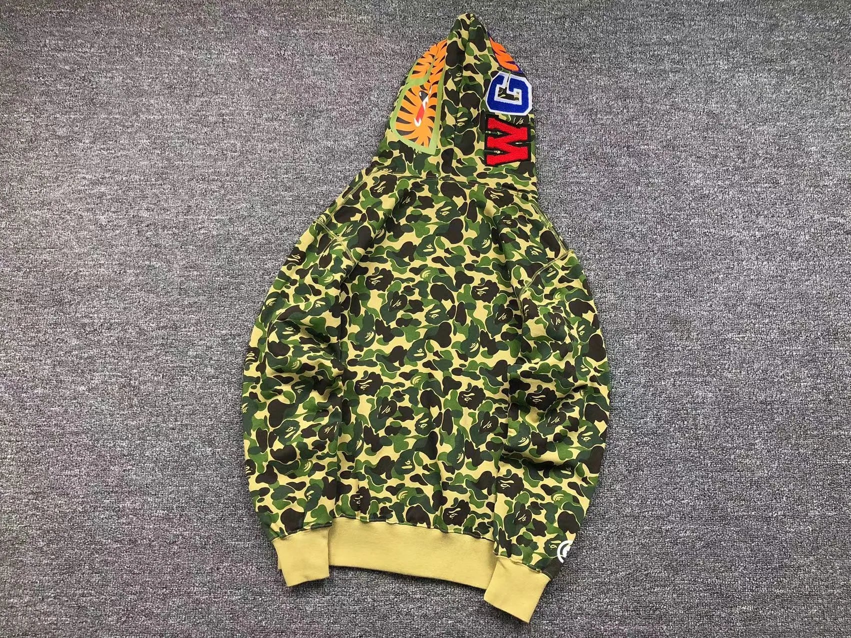 bape-abc-camo-shark-full-zip-hoodie-green-2-Drip Store Argentina