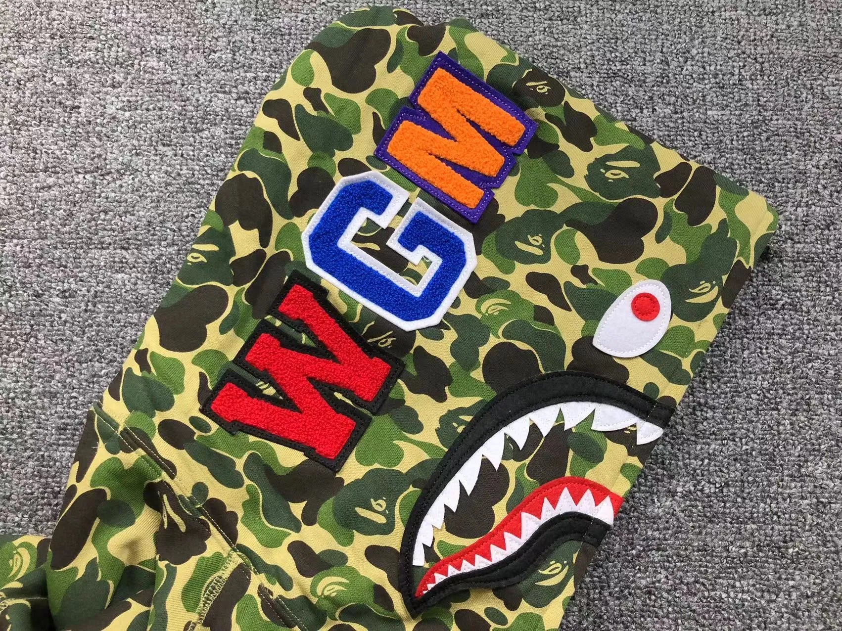bape-abc-camo-shark-full-zip-hoodie-green-3-Drip Store Argentina