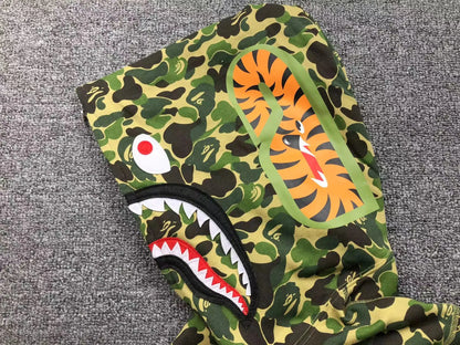 bape-abc-camo-shark-full-zip-hoodie-green-4-Drip Store Argentina