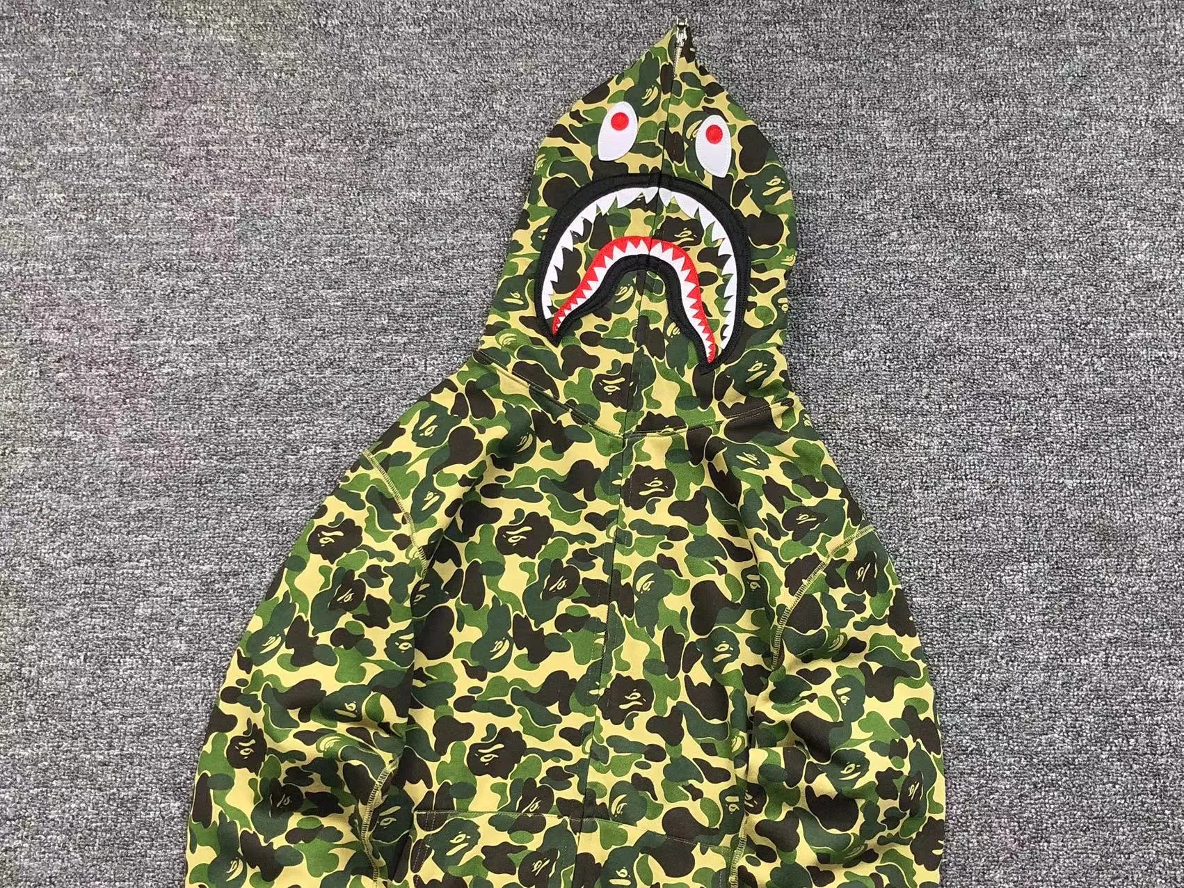 bape-abc-camo-shark-full-zip-hoodie-green-5-Drip Store Argentina