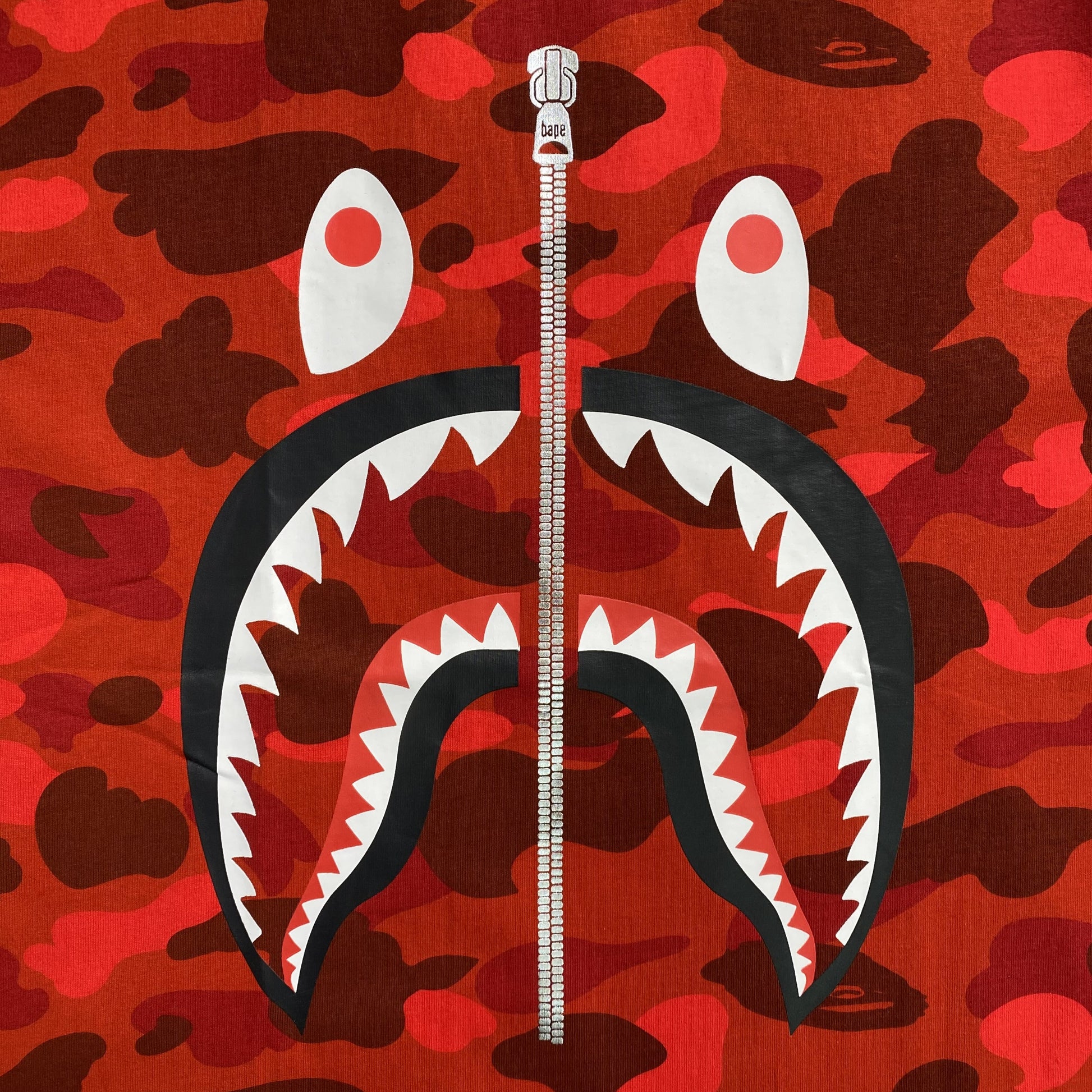 bape-abc-camo-shark-tee-red-3-Drip Store Argentina