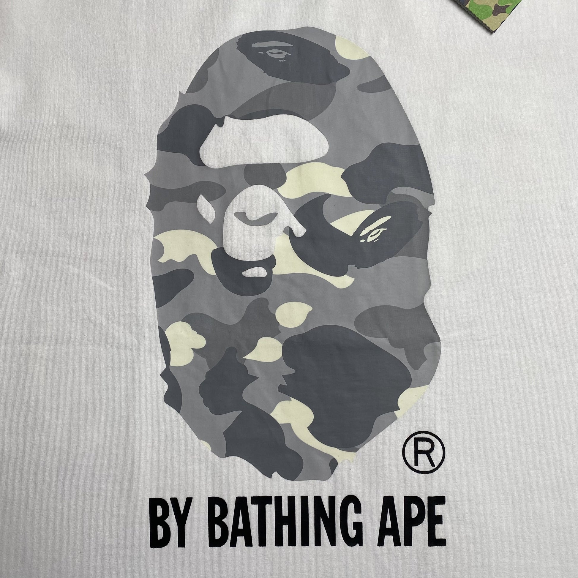 bape-abc-camo-tee-white-2_5d556582-Drip Store Argentina