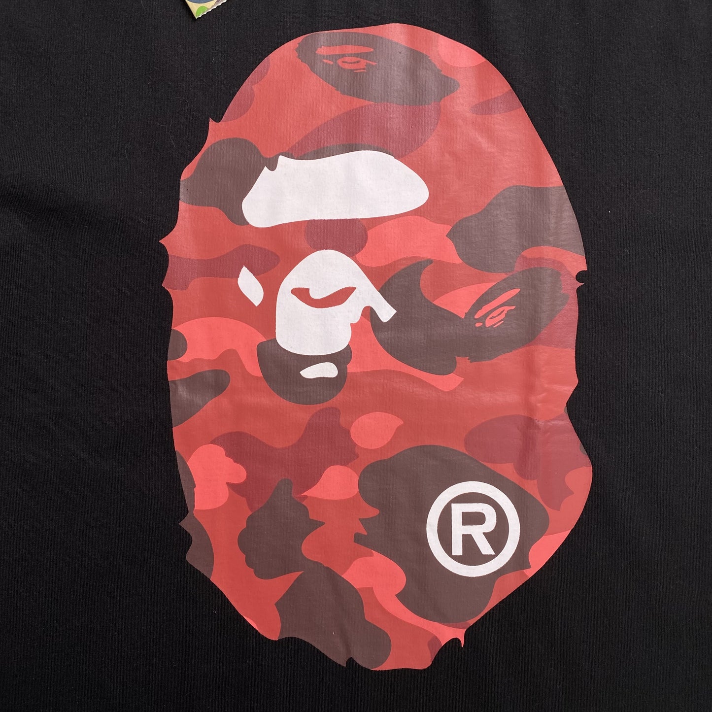 bape-camo-big-ape-head-tee-black-3_ab6004c6-Drip Store Argentina