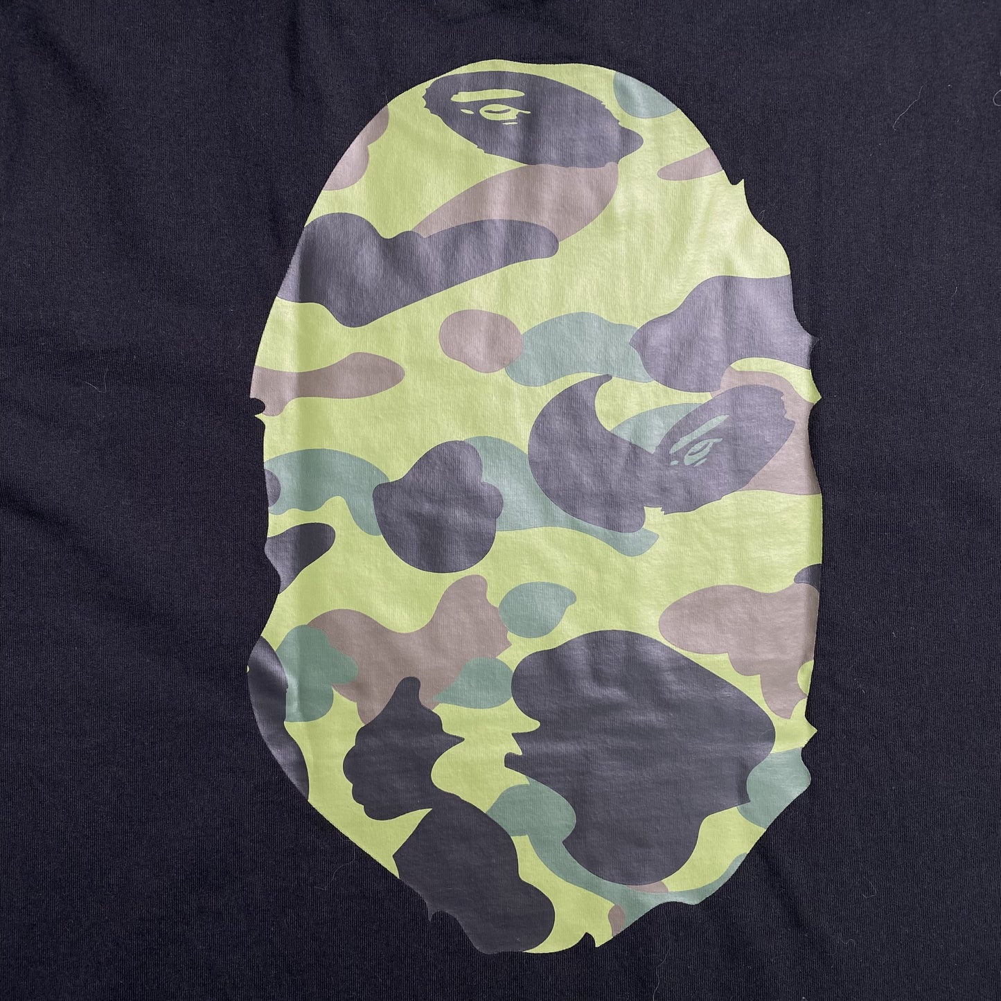 bape-camo-big-ape-head-tee-black-4_06f7c235-Drip Store Argentina