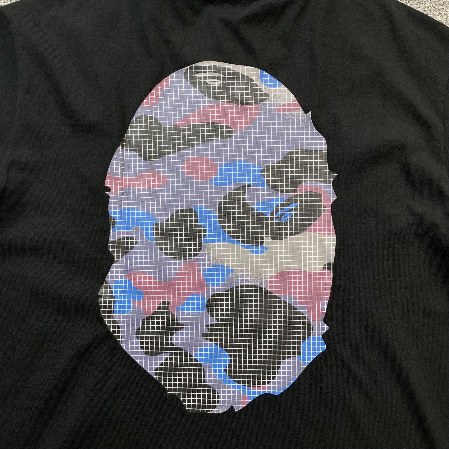 bape-camo-big-ape-head-tee-black-4_953f3dd8-Drip Store Argentina