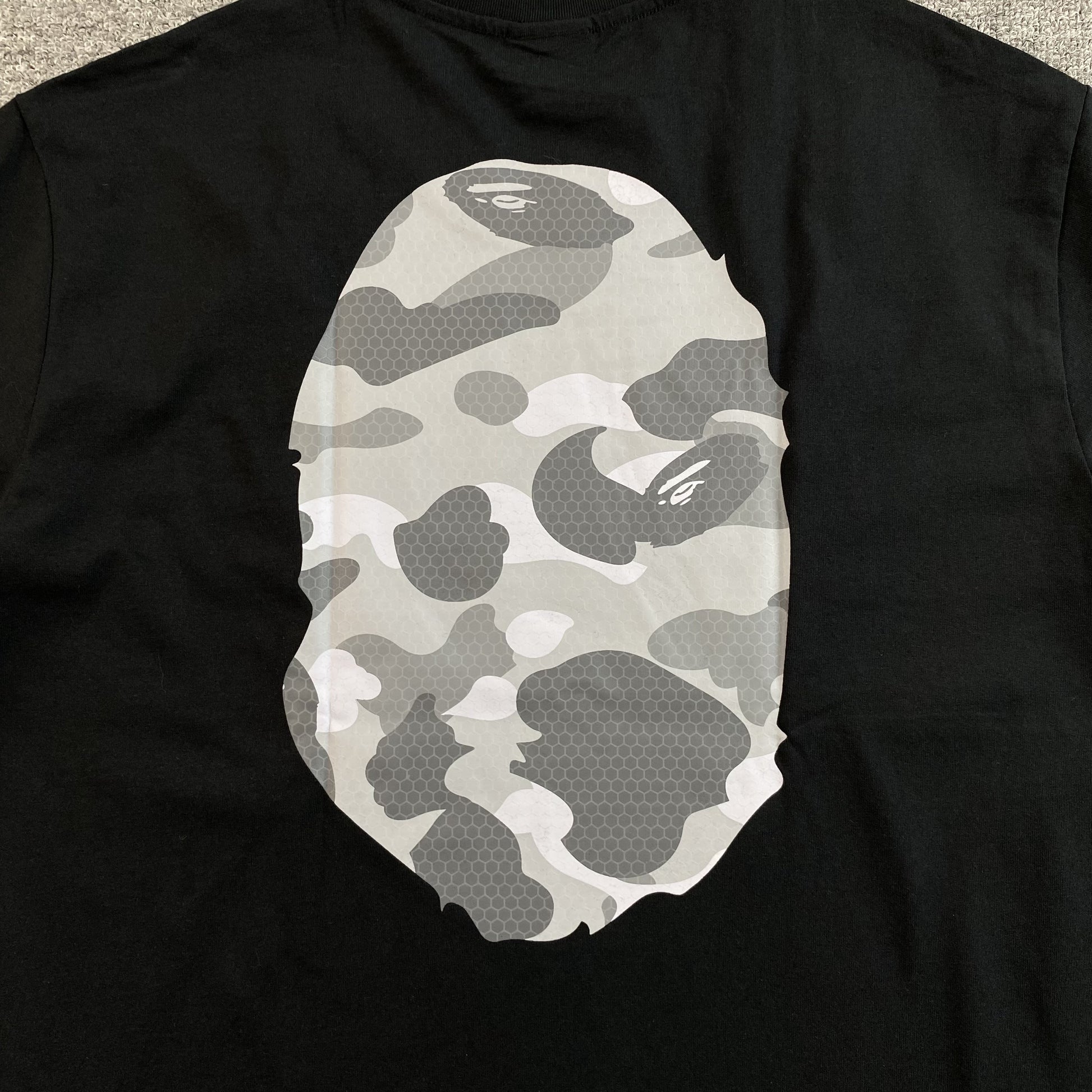 bape-camo-big-ape-head-tee-black-4_d6bca9c6-Drip Store Argentina