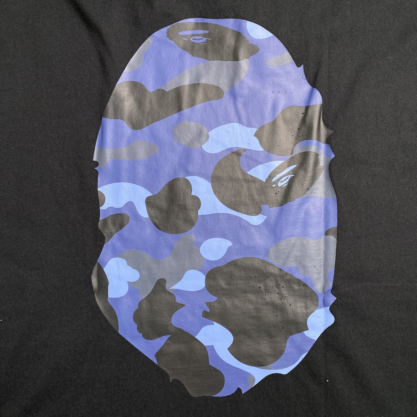 bape-camo-big-ape-head-tee-black-4_dcc8223a-Drip Store Argentina