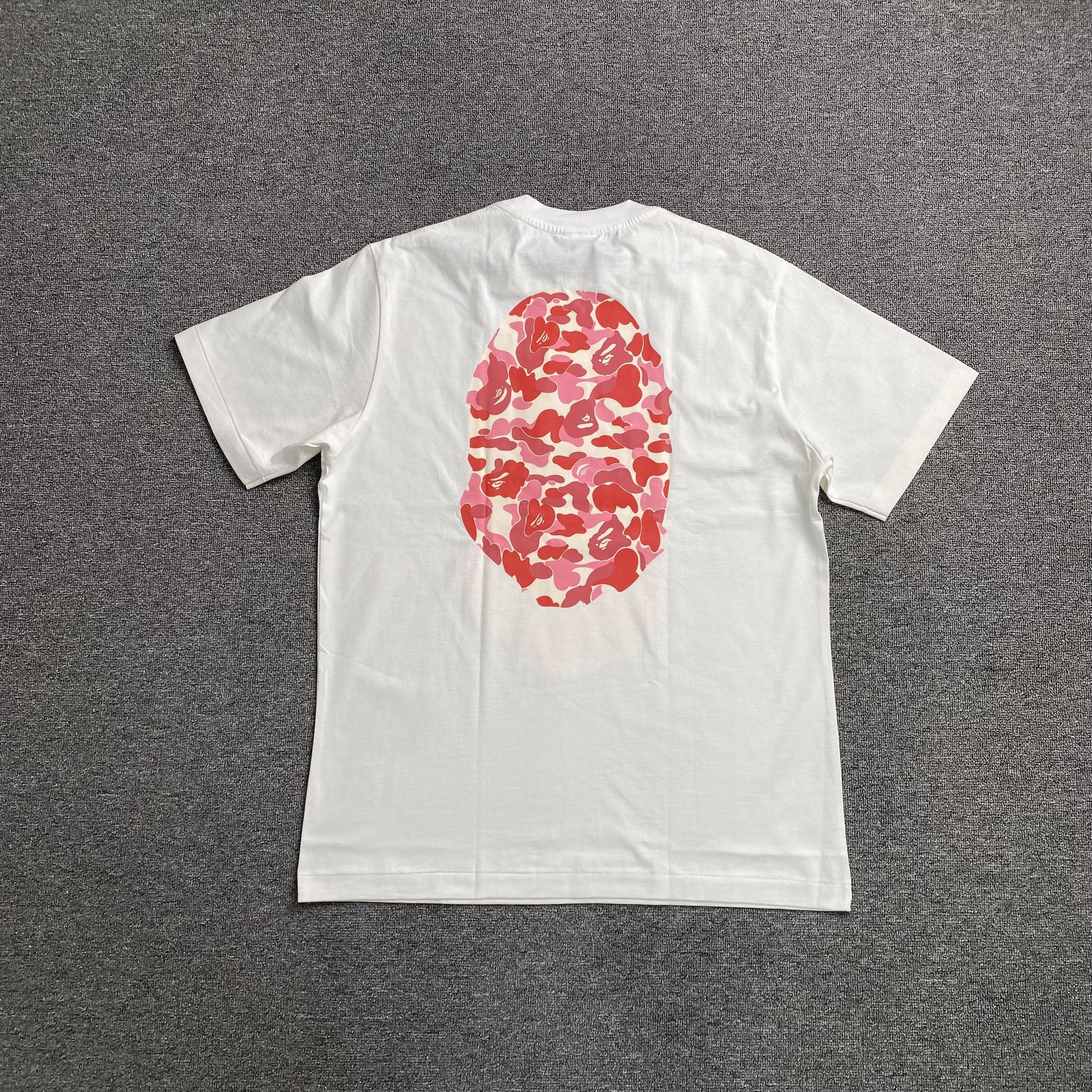 bape-camo-big-ape-head-tee-white-2_54e444d7-Drip Store Argentina